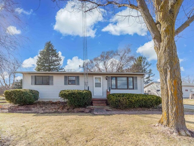 N6741 S Center Rd, Beaver Dam, WI 53916 - ranch-style house featuring a front lawn