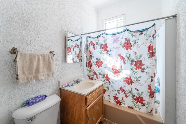 430 N 2nd Ave, Wausau, WI 54401 - full bath featuring shower / bath combo, toilet, and vanity