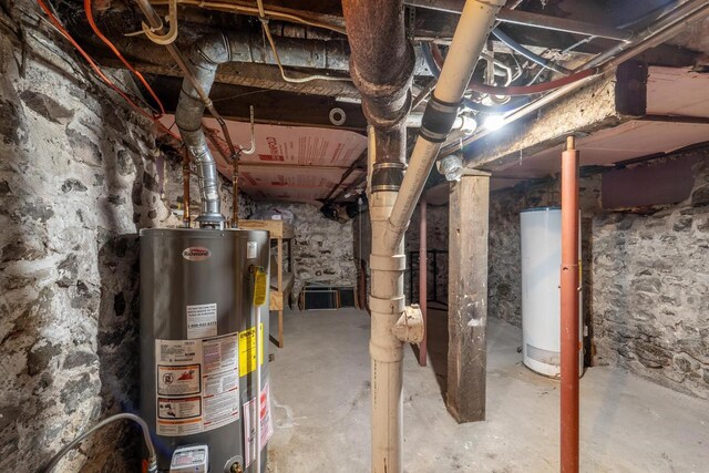 430 N 2nd Ave, Wausau, WI 54401 - unfinished basement with gas water heater