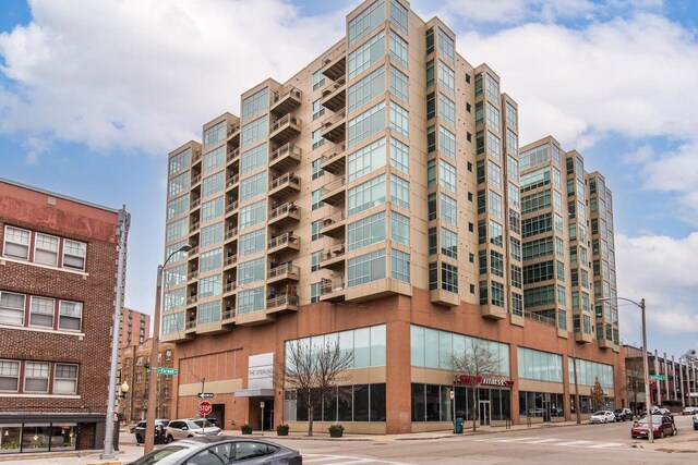 1550 E Royall Pl Unit 410, Milwaukee, WI 53202 - view of property