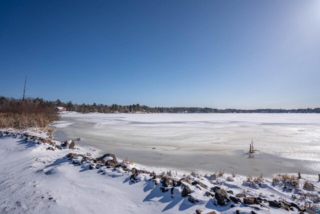 4463 E Singkofer, Superior, WI 54880 - water view