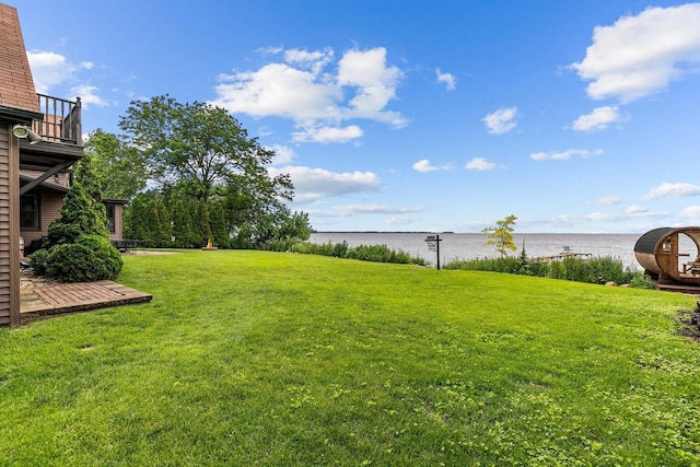 2346 Hickory Ln, Oshkosh, WI 54901 - view of yard featuring a balcony and a water view