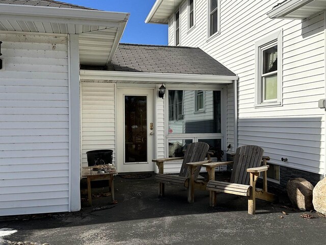 7533 N Evergreen Dr, Algoma, WI 54201 - view of patio / terrace