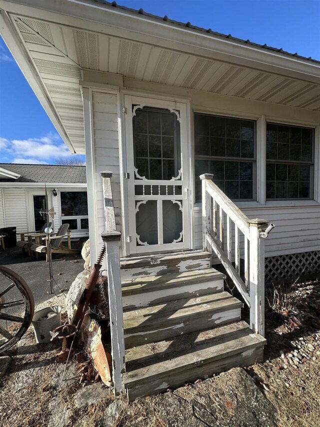 7533 N Evergreen Dr, Algoma, WI 54201 - view of property entrance