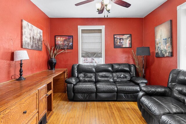 3304 Nicolet Dr, Green Bay, WI 54311 - living room featuring visible vents, light wood finished floors, and ceiling fan