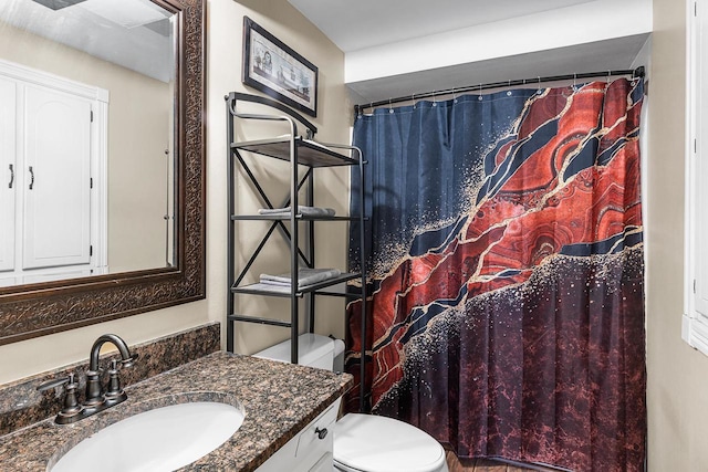 3304 Nicolet Dr, Green Bay, WI 54311 - full bath with a shower with curtain, toilet, and vanity