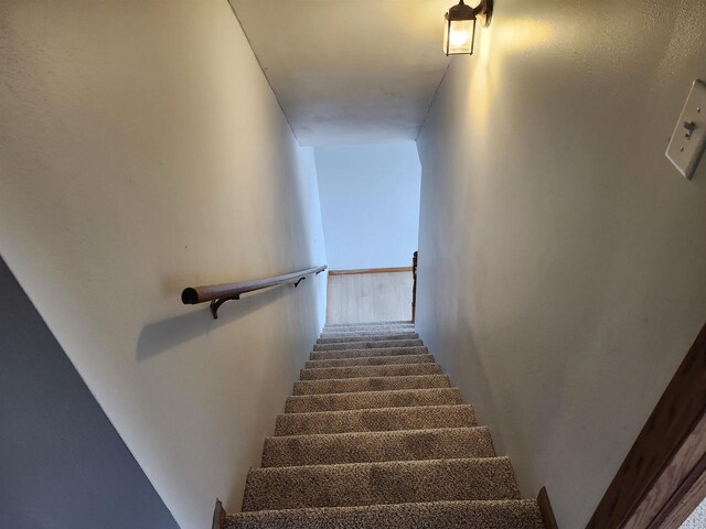 N9148 Sandy Lake Rd, Neshkoro, WI 54960 - view of staircase