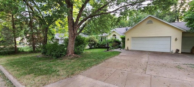 4330 S Pointe Ct, Eau Claire, WI 54701 - view of front of property with a front yard, driveway, and an attached garage