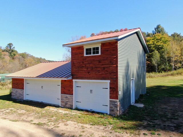 26350 Drake Ln, Cazenovia, WI 53924 - garage with a garage