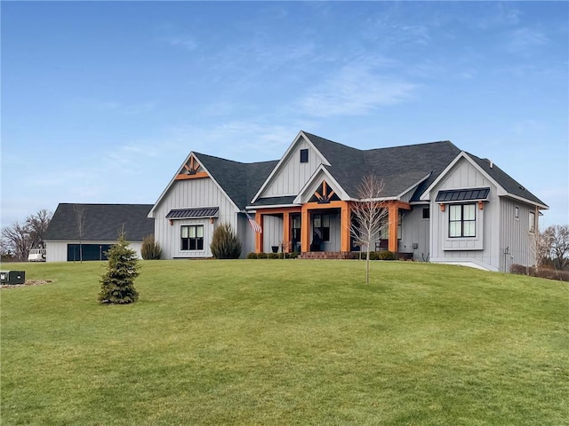 438 Highland Vw, Houlton, WI 54082 - modern farmhouse with board and batten siding and a front yard