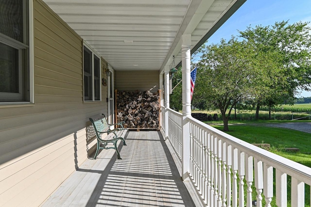 2855 N Shore Dr, Delavan, WI 53115 - balcony featuring a porch