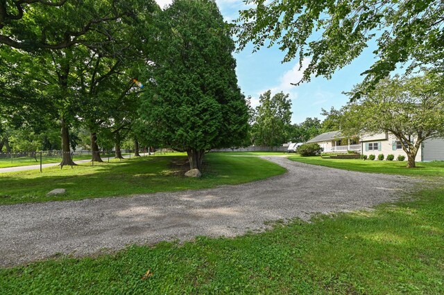 2855 N Shore Dr, Delavan, WI 53115 - surrounding community with fence and a yard