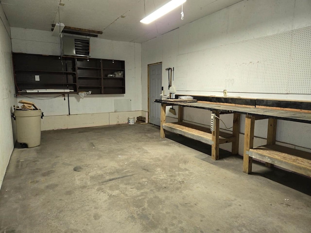 N10444 N Horseshoe Rd, Tomahawk, WI 54487 - basement featuring a workshop area