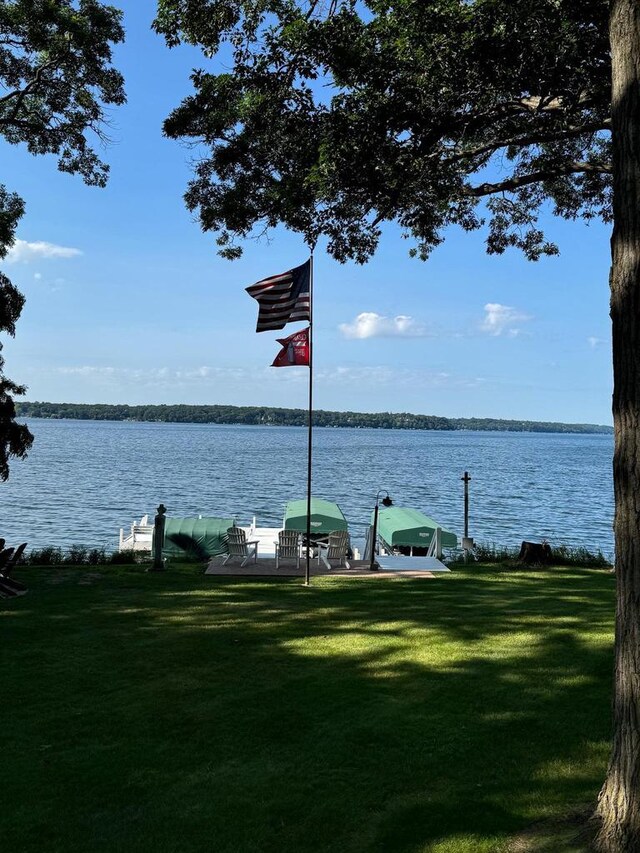 549 Illinois Ave, Green Lake, WI 54941 - view of water feature featuring a boat dock