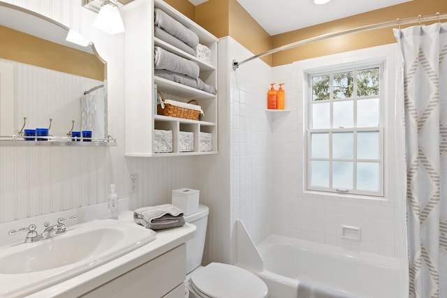 549 Illinois Ave, Green Lake, WI 54941 - bathroom with shower / tub combo, toilet, and vanity