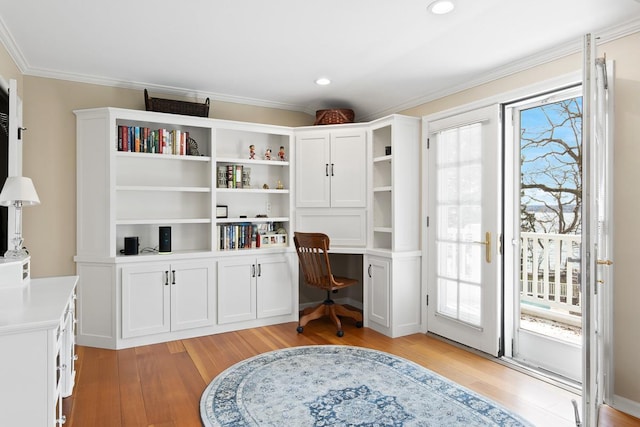 549 Illinois Ave, Green Lake, WI 54941 - office space featuring built in desk, light wood-type flooring, crown molding, and recessed lighting