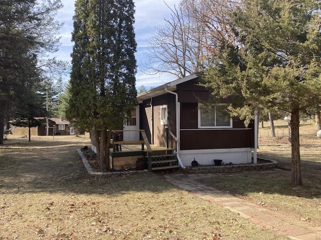 2123 French St, Friendship, WI 53934 - view of front facade with a front lawn
