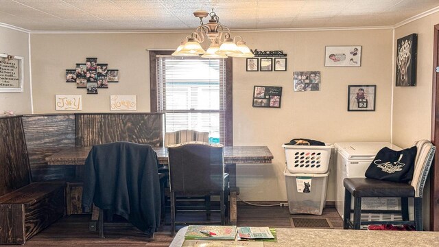 816 Royalton St, Waupaca, WI 54981 - dining area with a chandelier and ornamental molding