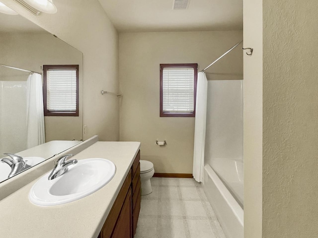 bathroom featuring vanity, baseboards, toilet, shower / bathtub combination with curtain, and visible vents