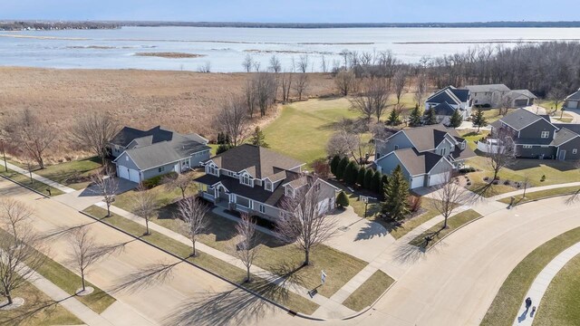 3895 Shorebird Ct, Oshkosh, WI 54904 - bird's eye view with a water view and a residential view