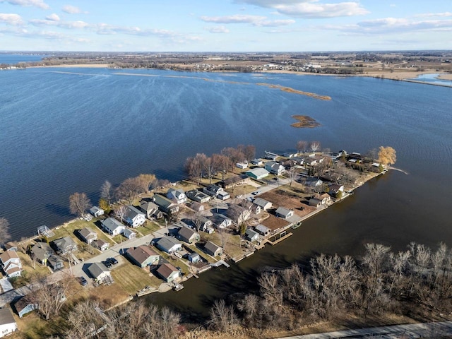2963 Sunset Point Ln, Oshkosh, WI 54904 - bird's eye view with a residential view and a water view