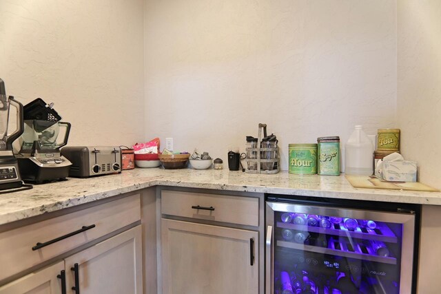 1817 Arboretum Dr, Janesville, WI 53548 - bar featuring wine cooler