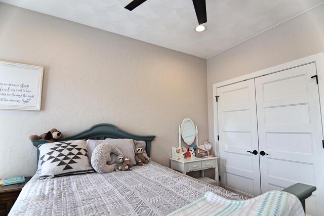 1817 Arboretum Dr, Janesville, WI 53548 - bedroom with a textured wall and a ceiling fan