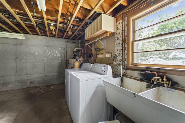 5221 Odana Rd, Madison, WI 53711 - laundry room with washer / dryer