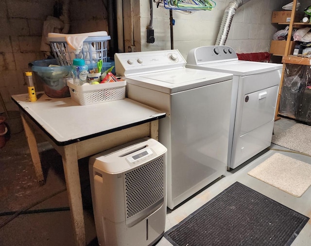 201 N Owen Dr, Madison, WI 53705 - laundry area featuring independent washer and dryer and concrete block wall