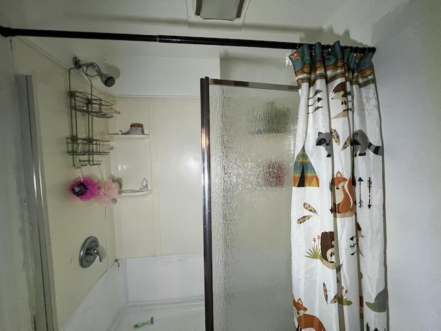 bathroom featuring curtained shower