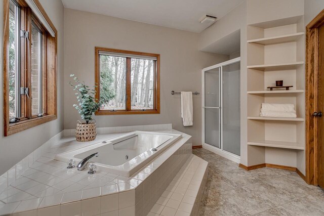 4510 Choctaw Trl, Green Bay, WI 54313 - full bath featuring visible vents, tile patterned floors, a stall shower, and a tub with jets