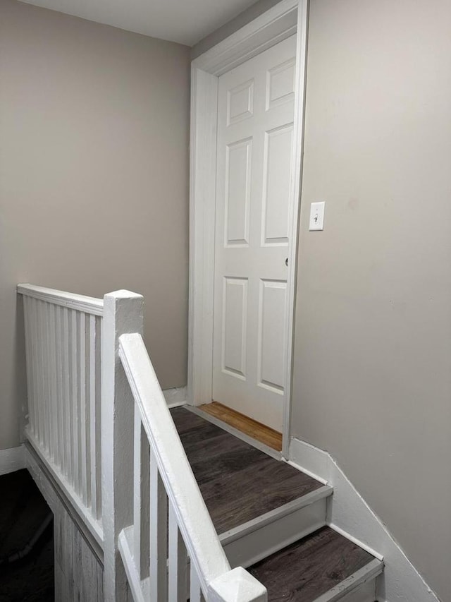 4813 N 36th St, Milwaukee, WI 53209 - view of stairway