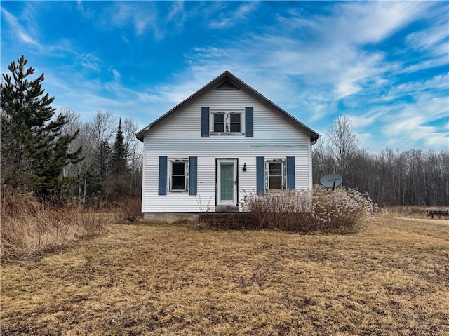 3168 W Howard St, Winter, WI 54896 - bungalow-style house with a front yard