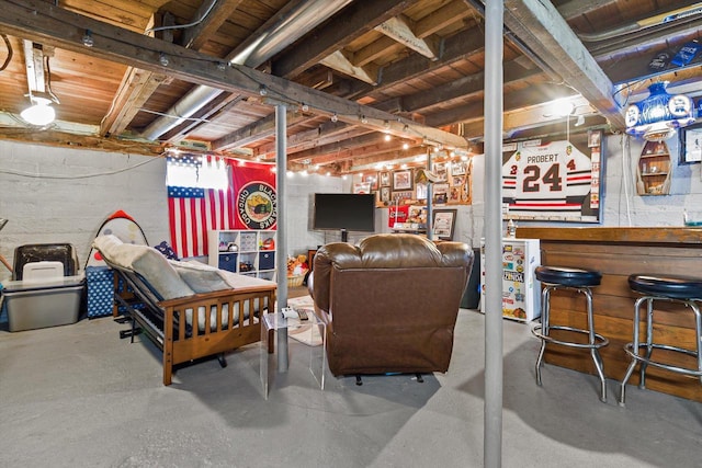 W3780 Cypress Dr, Lake Geneva, WI 53147 - unfinished below grade area featuring a bar