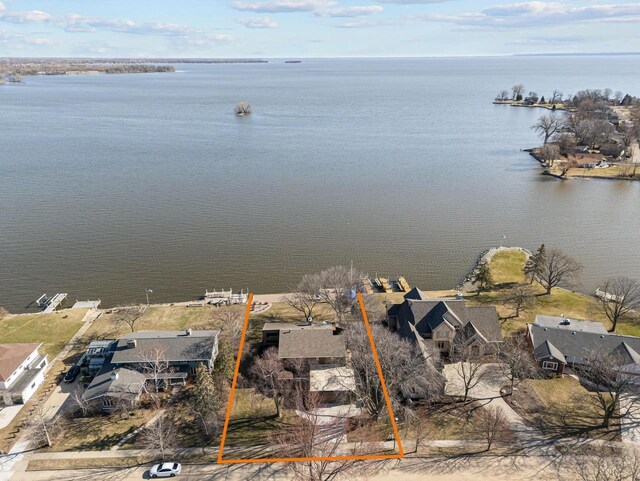 2136 White Swan Dr, Oshkosh, WI 54901 - bird's eye view featuring a residential view and a water view