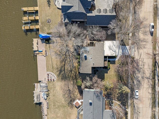 2136 White Swan Dr, Oshkosh, WI 54901 - bird's eye view with a water view