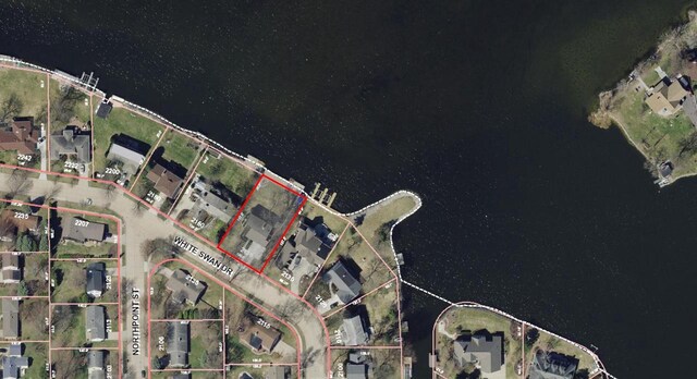 2136 White Swan Dr, Oshkosh, WI 54901 - map