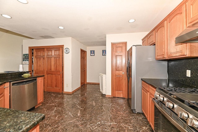 2421 Dover Ln, Mount Pleasant, WI 53406 - kitchen featuring marble finish floor, stainless steel appliances, baseboards, under cabinet range hood, and recessed lighting