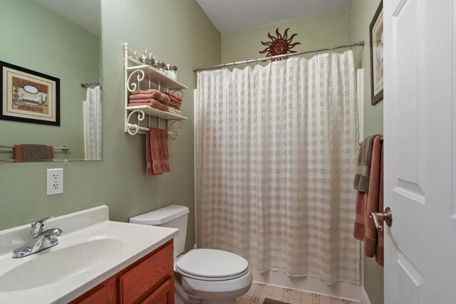 9521 County Road Ww, Wisconsin Rapids, WI 54494 - bathroom featuring toilet, shower / bath combo, and vanity