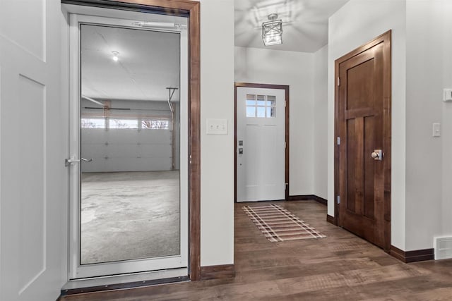 5096 N Milkweed Trl, Appleton, WI 54913 - foyer featuring baseboards and wood finished floors