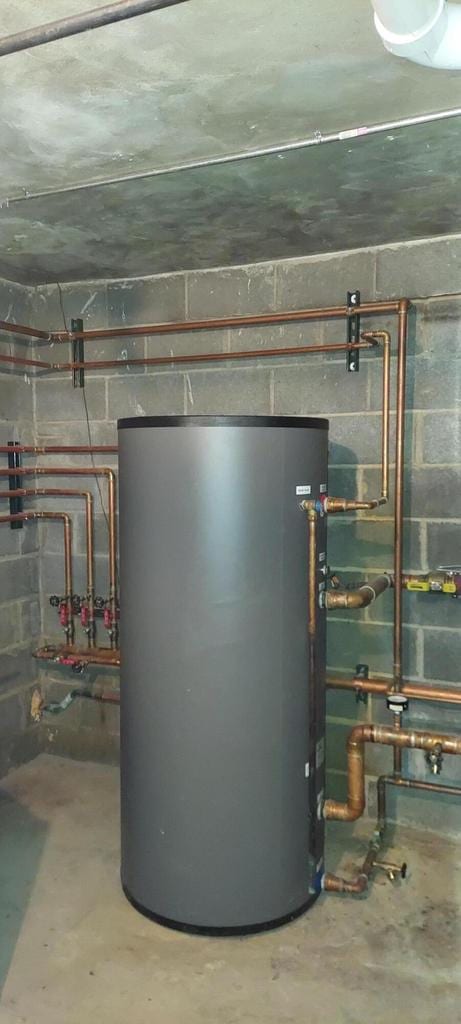 140 E Ave, Iron Ridge, WI 53035 - utilities featuring gas water heater