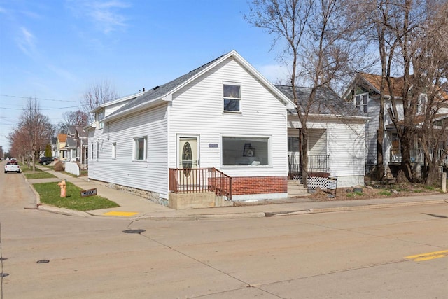 view of front of property