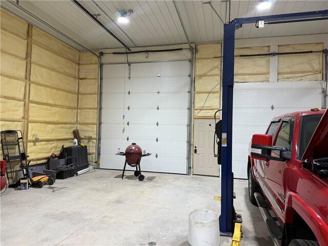 E8577 N County Rd, Elk Mound, WI 54739 - view of garage