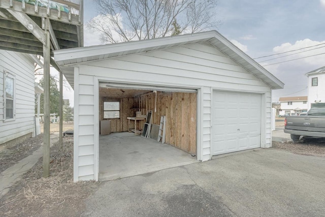 view of detached garage