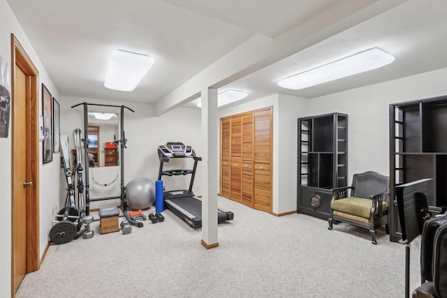 workout room with carpet