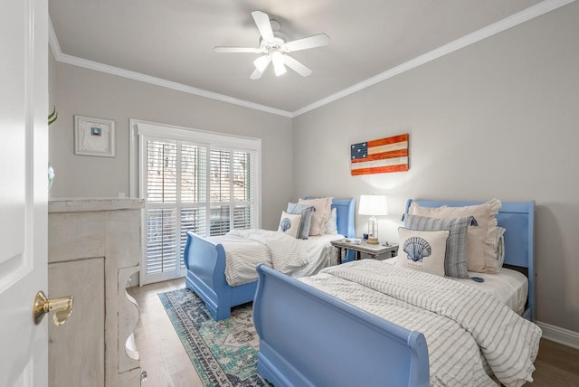 1066 Edinborough Ct, Lake Geneva, WI 53147 - bedroom featuring crown molding, wood finished floors, and ceiling fan