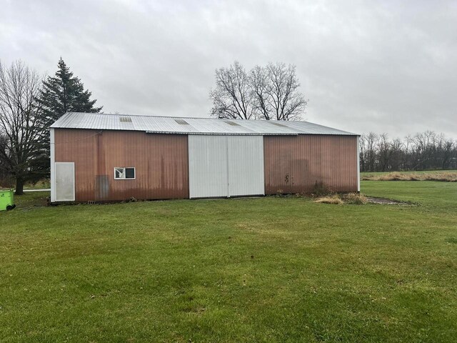 5169 Kratz Rd, Omro, WI 54963 - view of pole building featuring a lawn