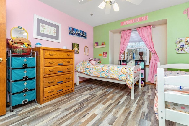 101 Brookview Pl, Combined Locks, WI 54113 - bedroom with wood finished floors and ceiling fan