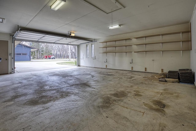 2151 Sunrise Dr, Appleton, WI 54914 - view of garage