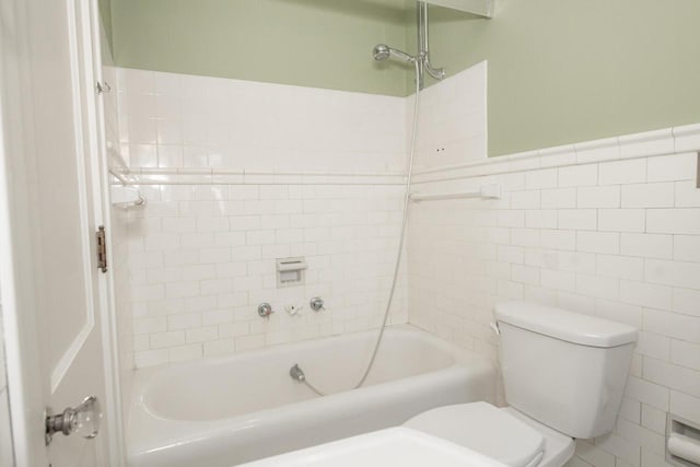 328 Wilson St, Winona, MN 55987 - full bath featuring toilet and tile walls